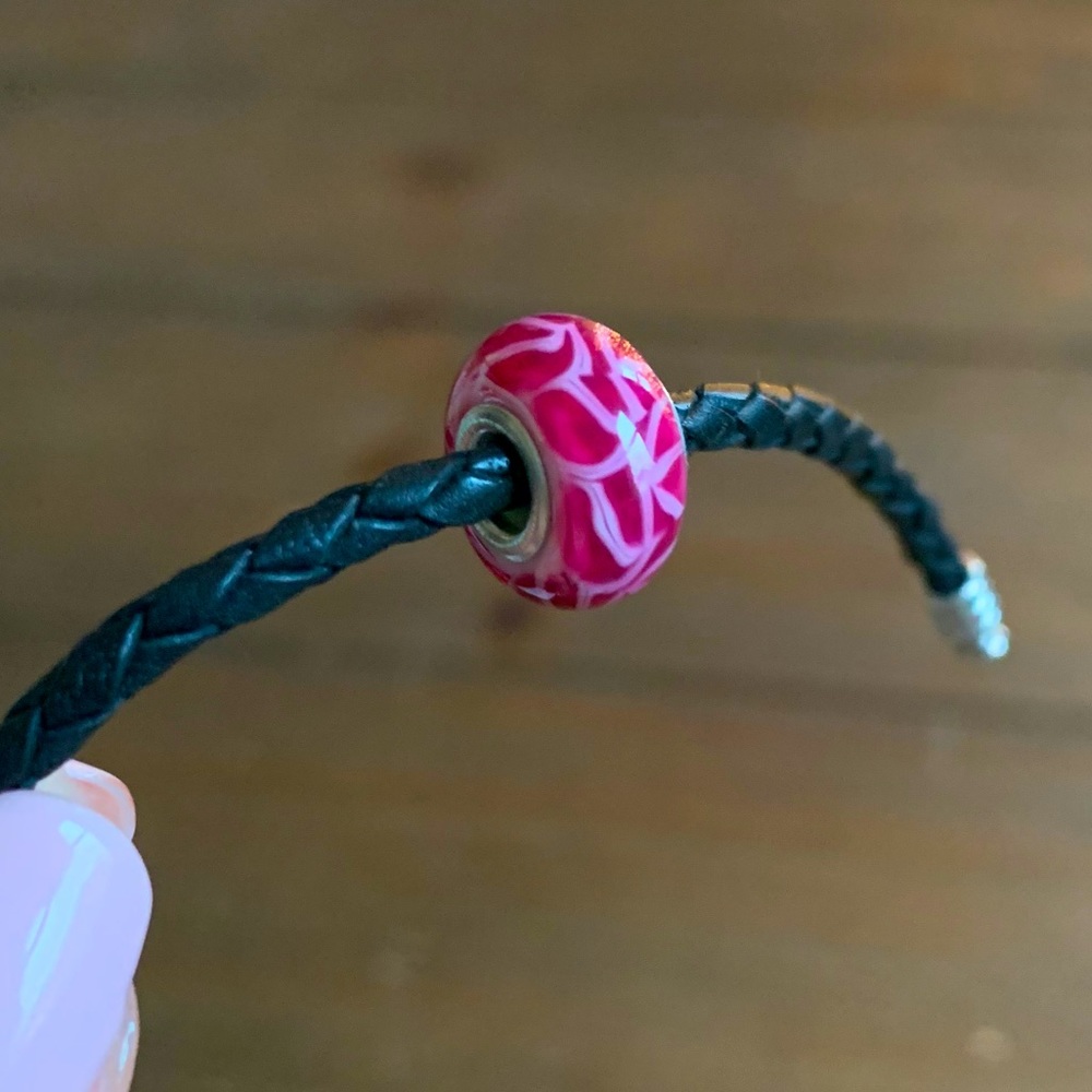 CHAMILIA Hot Pink Murano Glass Charm